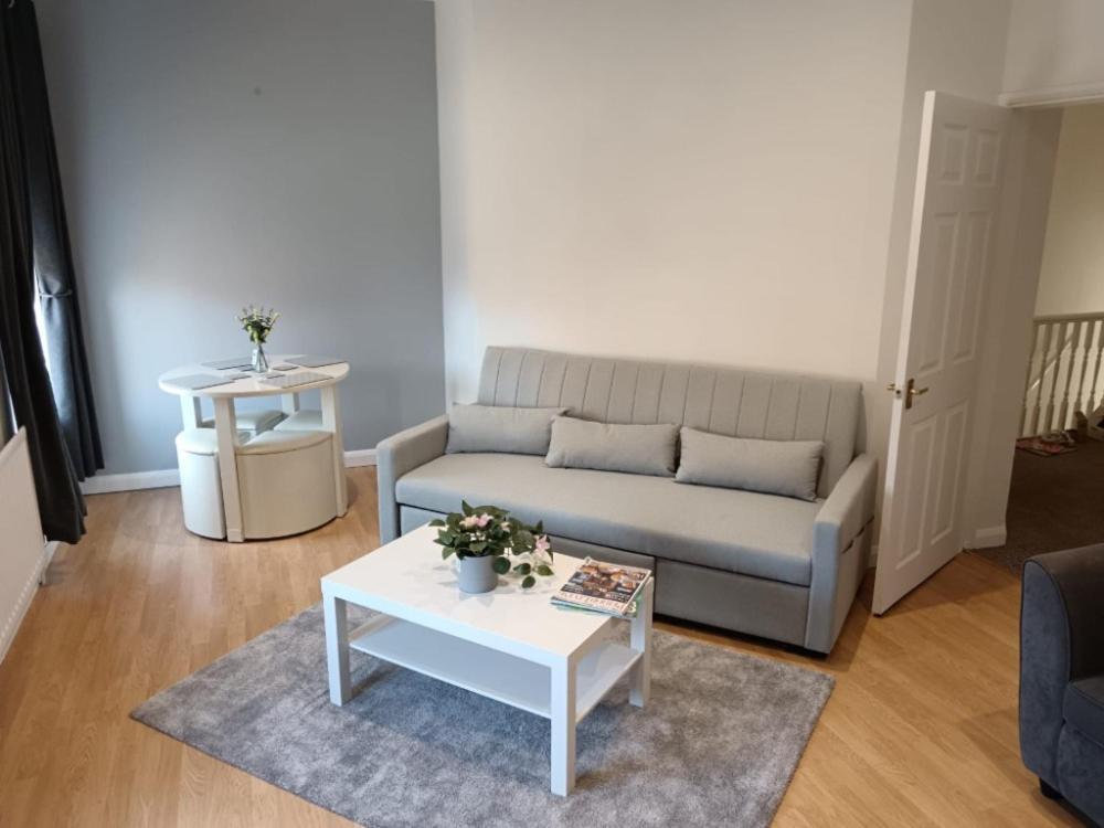 Welcome To This Flat Kettering Eksteriør billede